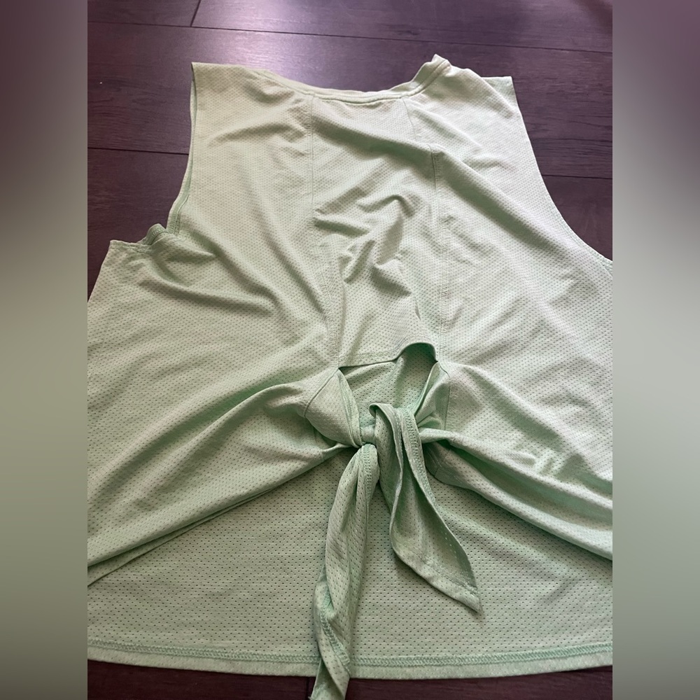Unbranded lime green workout tank with tie size medium - Picture 2 of 7
